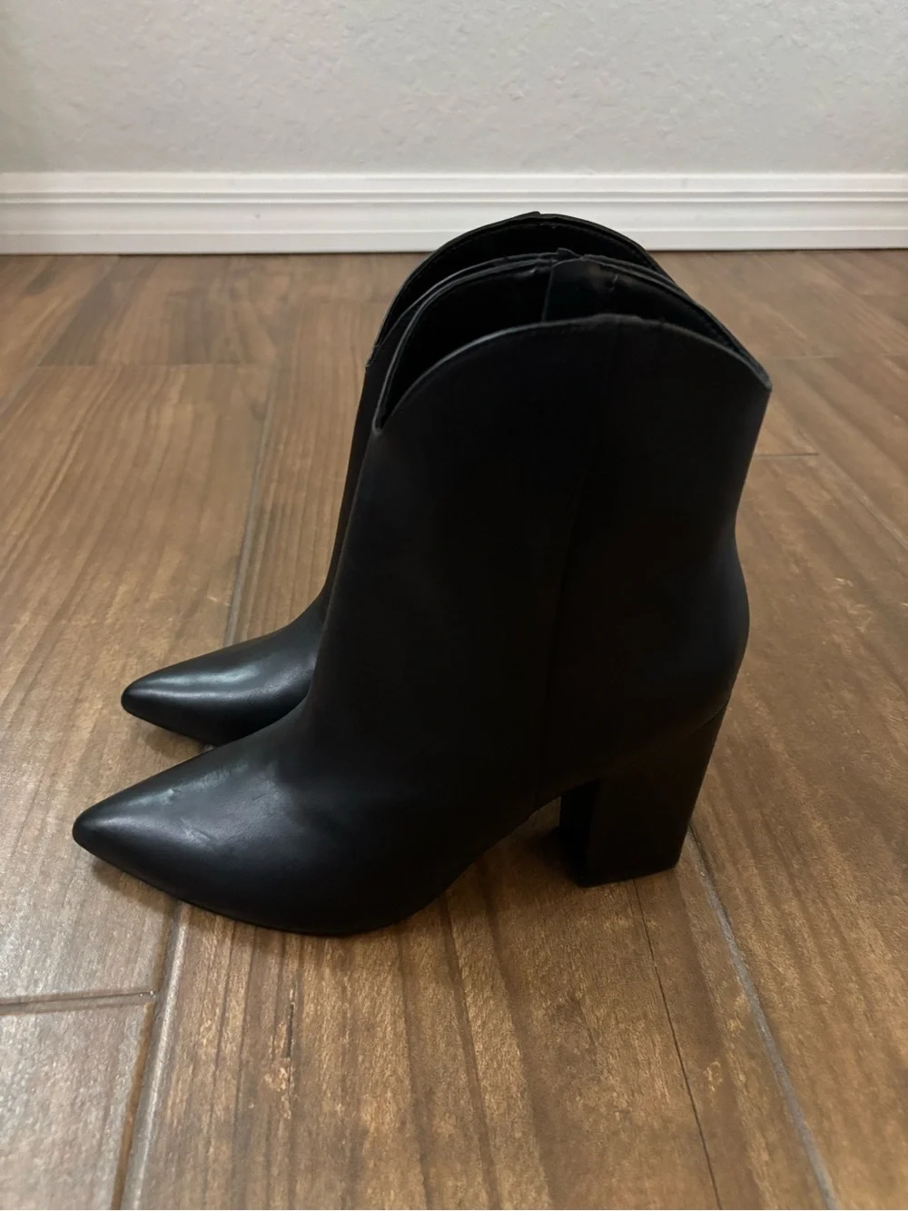 Nine West GHOST Black Leather Pointed Toe Ankle Boot Bootie Block Heel
